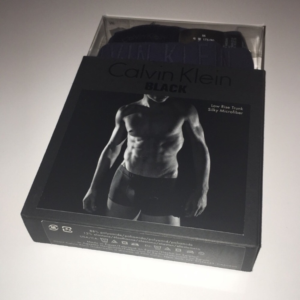 Calvin Klein low rise trunk navy blue M NWT